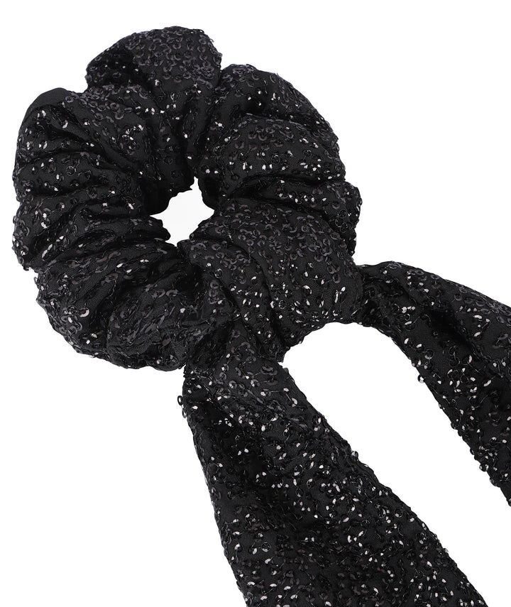 The bling scrunchy-cum-bandana set